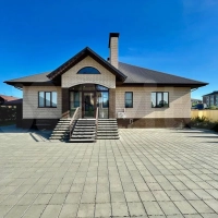 Дом 412 м² на участке 14 сот.